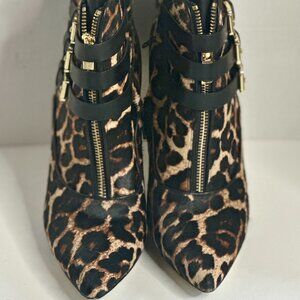 Michael Kors, size 9, Cheetah Print Shoe Boot